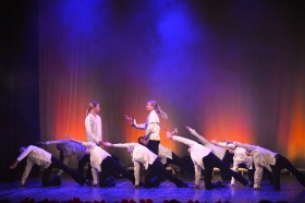 FELLÉPÉS ZENTÁN-A modern tánccsoport vendégszereplése