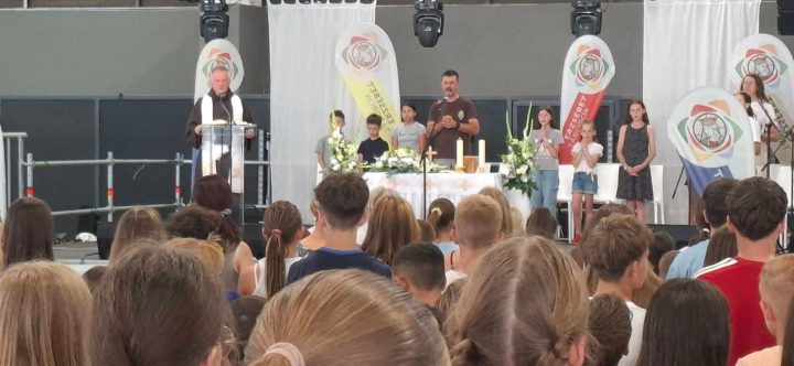 ZÁNKÁN TÁBOROZTAK A PETŐFI KULTÚRKÖR TAGJAI
