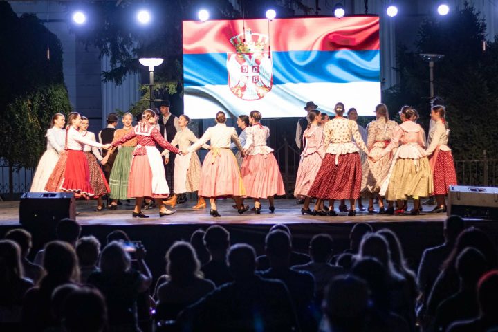 A 11. FOLK FESTEN MUTATKOZOTT BE A KISCIMBORA TÁNCEGYÜTTES