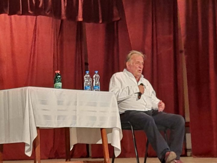 72 ÉV VADKELETEN-Fábry Sándor humorista Óbecsén lépett fel