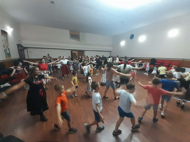 CSALÁDI PROGRAM A NÉPMŰVÉSZET JEGYÉBEN