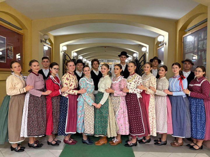MAGYARKANIZSÁN, A XXI. KUKORICAFESZTIVÁLON LÉPETT FEL A CSICSÓKA TÁNCEGYÜTTES
