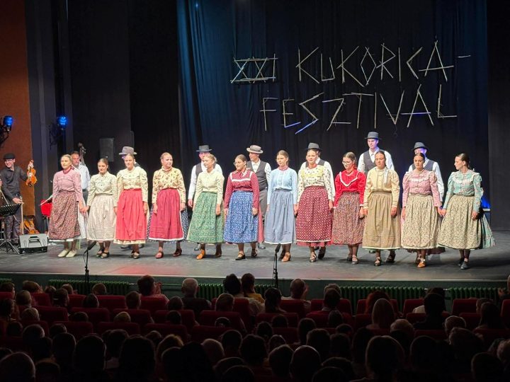 MAGYARKANIZSÁN, A XXI. KUKORICAFESZTIVÁLON LÉPETT FEL A CSICSÓKA TÁNCEGYÜTTES