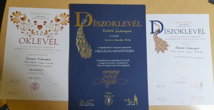 ARANYPÁVA-DÍJ A BOTRA FÉRFIKÓRUSNAK ÉS DÚDOLÓ ÉNEKCSOPORTNAK