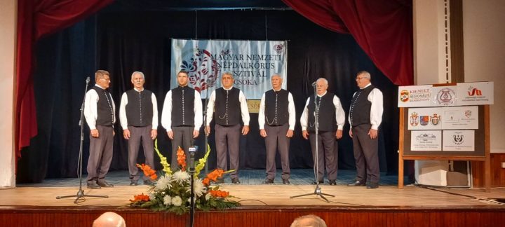 ARANYPÁVA-DÍJ A BOTRA FÉRFIKÓRUSNAK ÉS DÚDOLÓ ÉNEKCSOPORTNAK