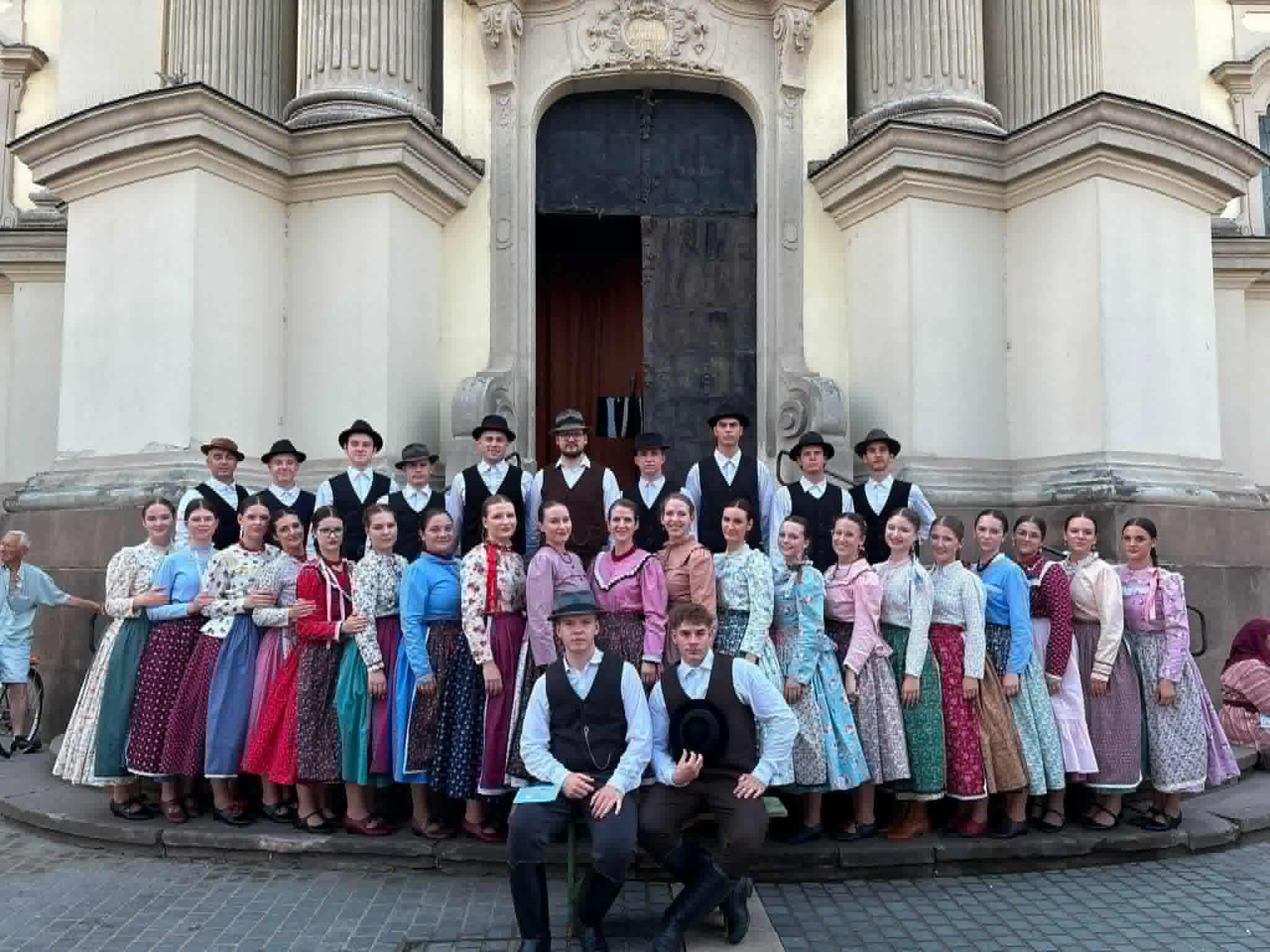 EGERBEN A KISCIMBORA TÁNCEGYÜTTES-XX. Szederinda Néptáncfesztivál